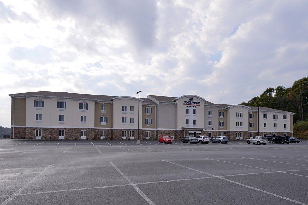Candlewood Suites MORGANTOWN-UNIV WEST VIRGINIA - Tap to explore photos