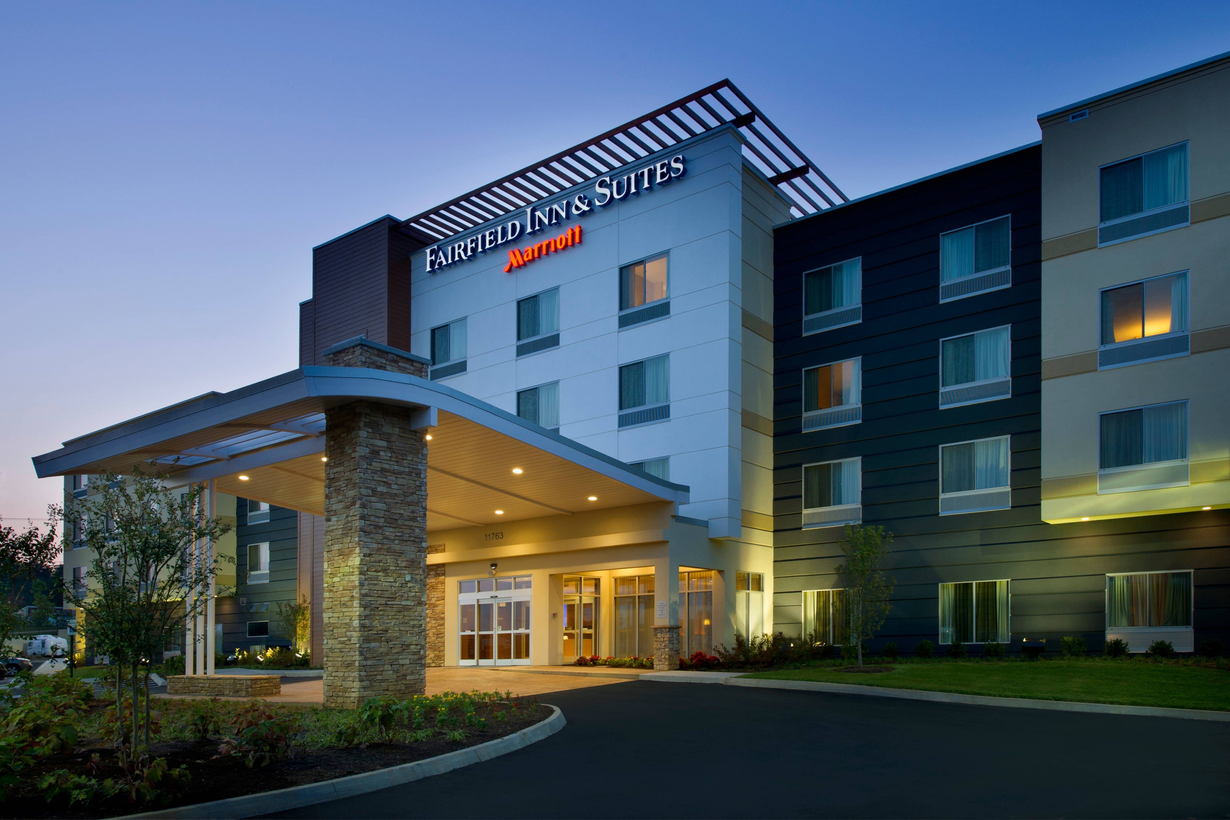 Fairfield Inn & Suites Knoxville West Tourist Class Knoxville, TN