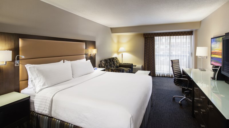 Holiday Inn and Suites Vancouver Downtown