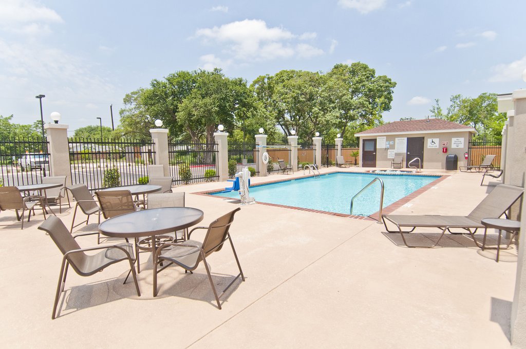 Holiday Inn Express & Suites SAN ANTONIO SE BY AT&T CENTER - Tap to explore photos