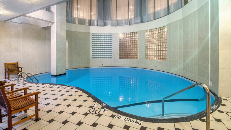 Holiday Inn and Suites Vancouver Downtown