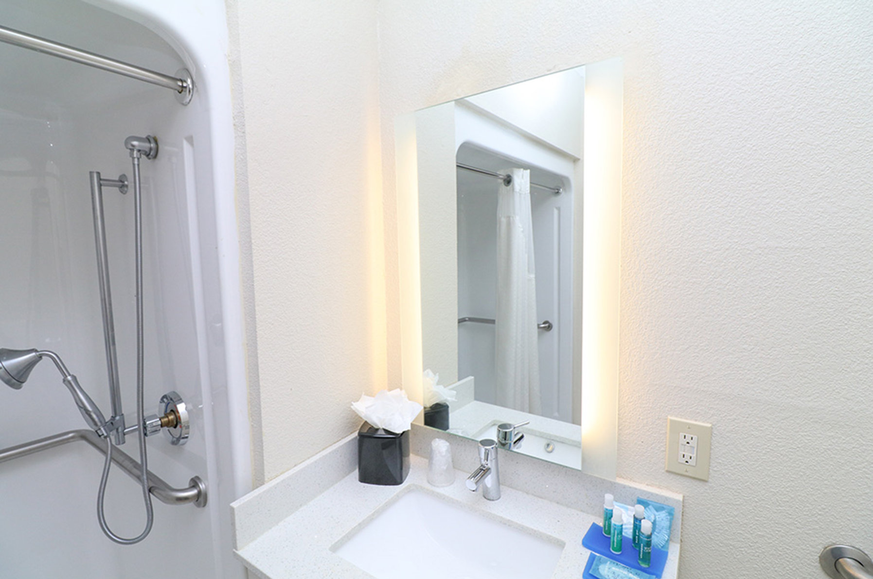 Holiday Inn Express Hotel & Suites Greenville - Tap to explore photos
