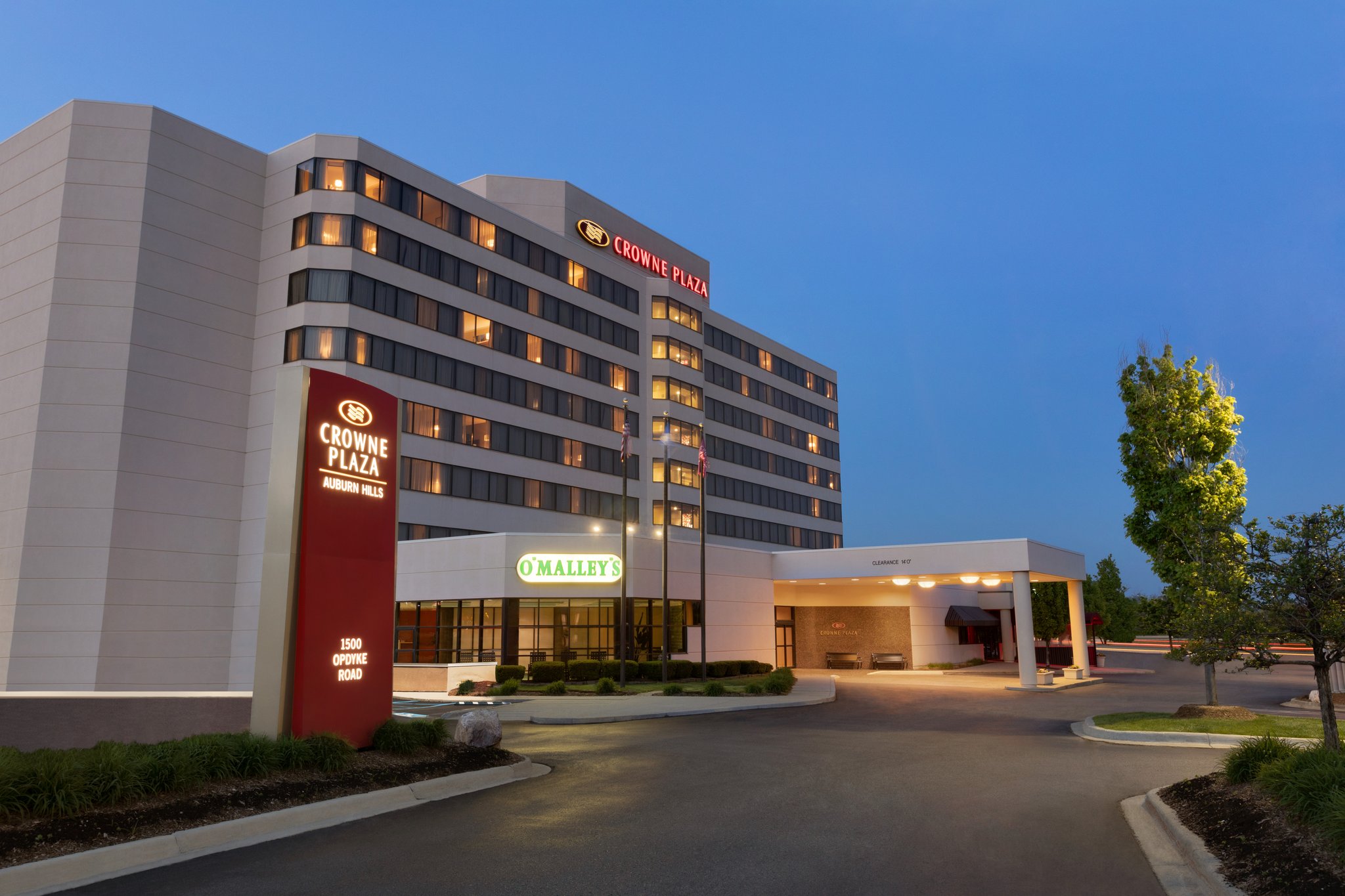 Crowne Plaza Hotel Auburn Hills First Class Auburn Hills, MI Hotels