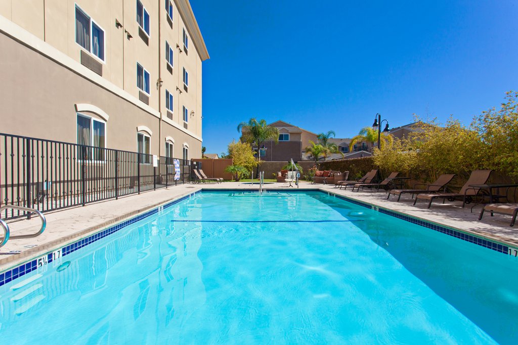 Holiday Inn Express & Suites LOS ANGELES AIRPORT HAWTHORNE by IHG