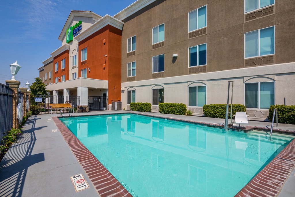 Holiday Inn Express Hotel & Suites Modesto-Salida - Tap to explore photos
