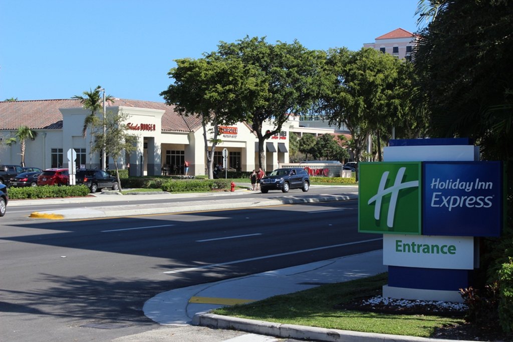 Holiday Inn Express FT. LAUDERDALE CRUISE-AIRPORT by IHG