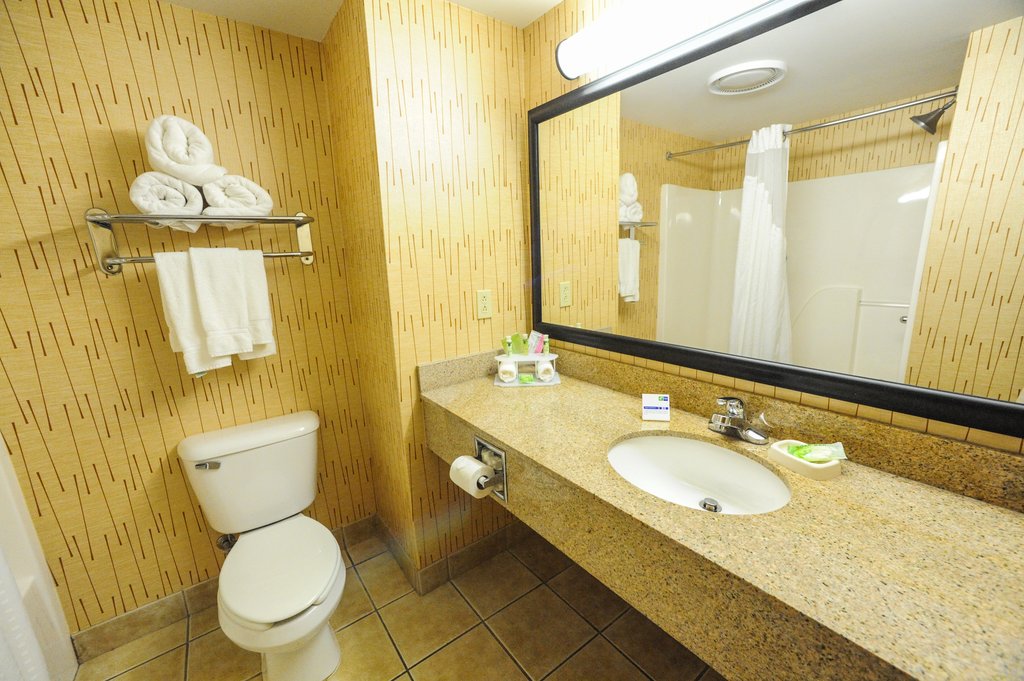 Holiday Inn Express & Suites BOWLING GREEN - Tap to explore photos