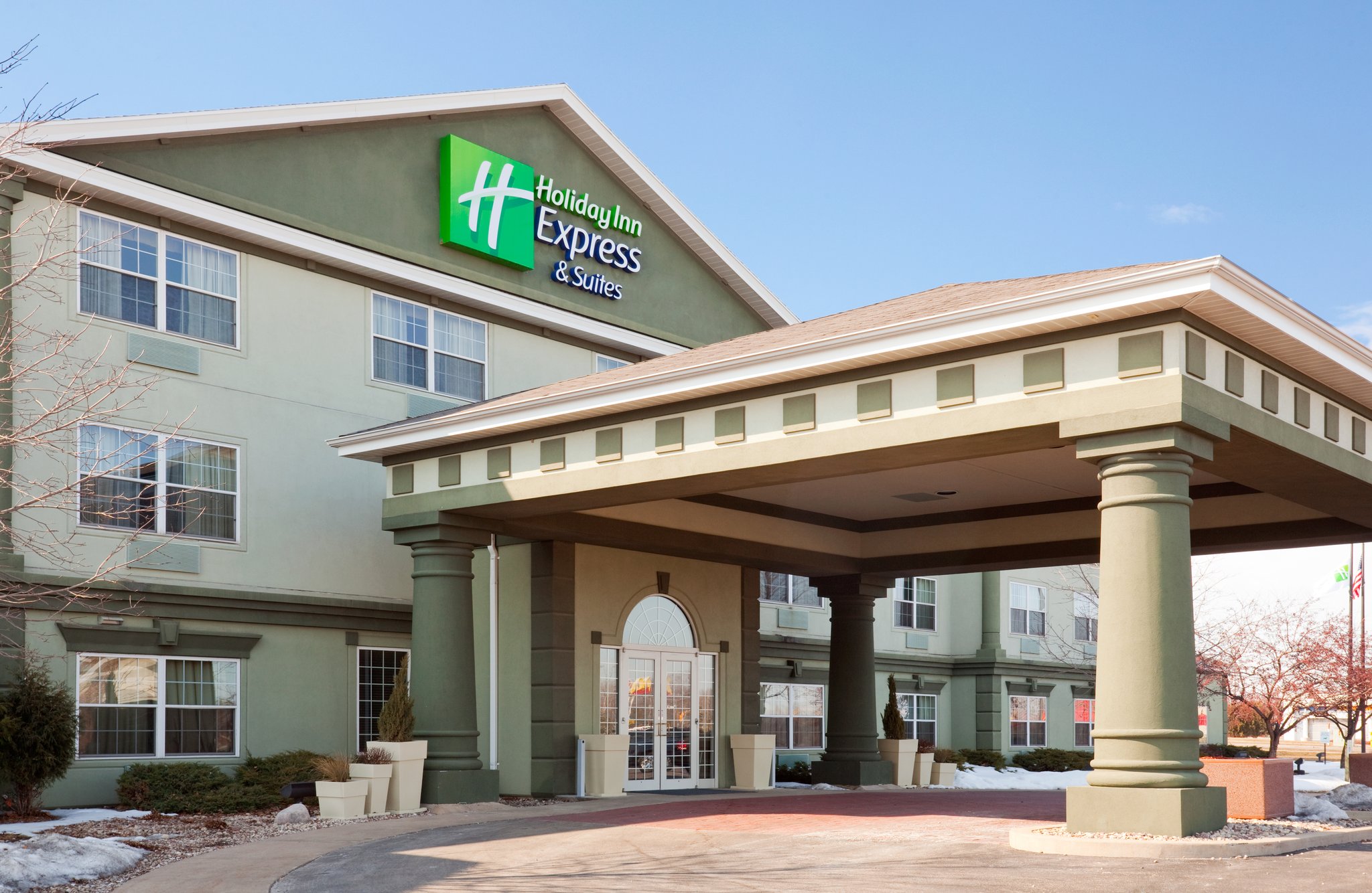 find weyauwega wi hotels