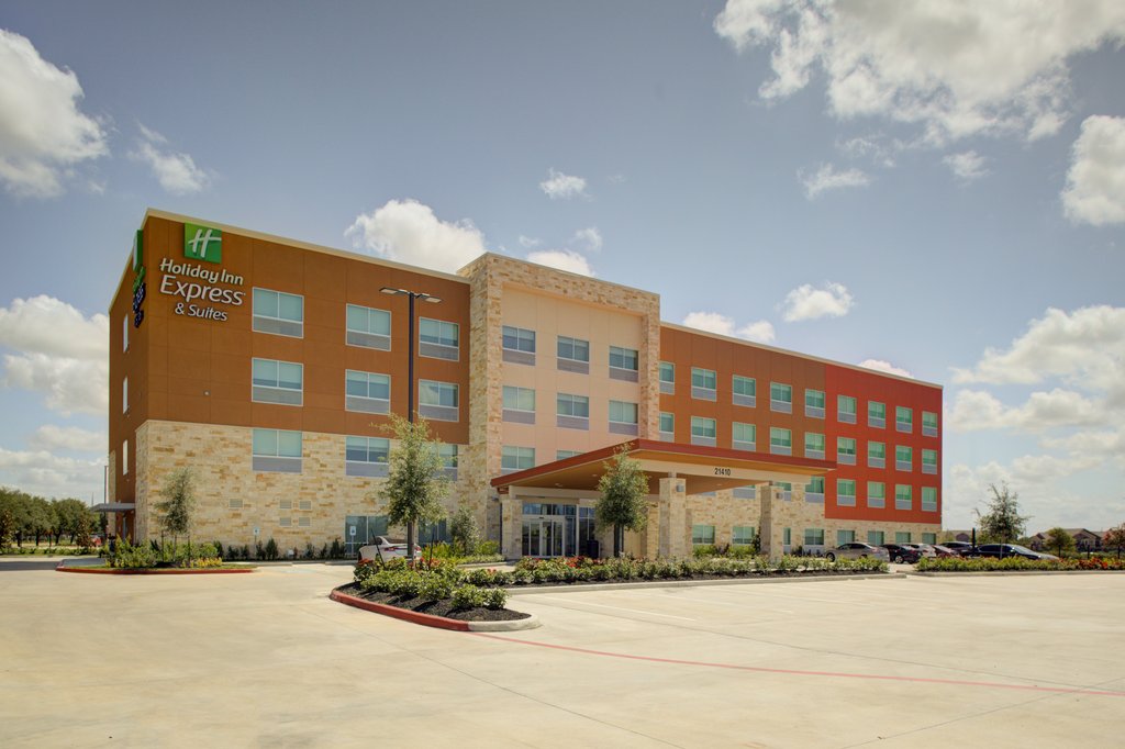 Holiday Inn Express & Suites - Houston NW - Cypress Grand Pky - Tap to explore photos