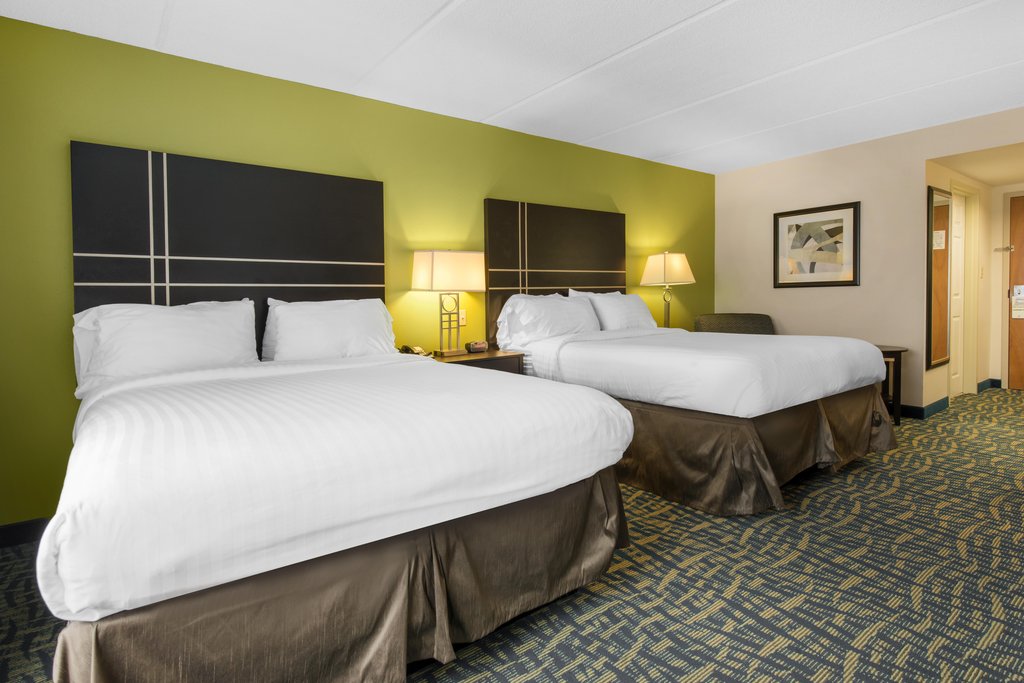 Holiday Inn SAVANNAH S - I-95 GATEWAY - Tap to explore photos