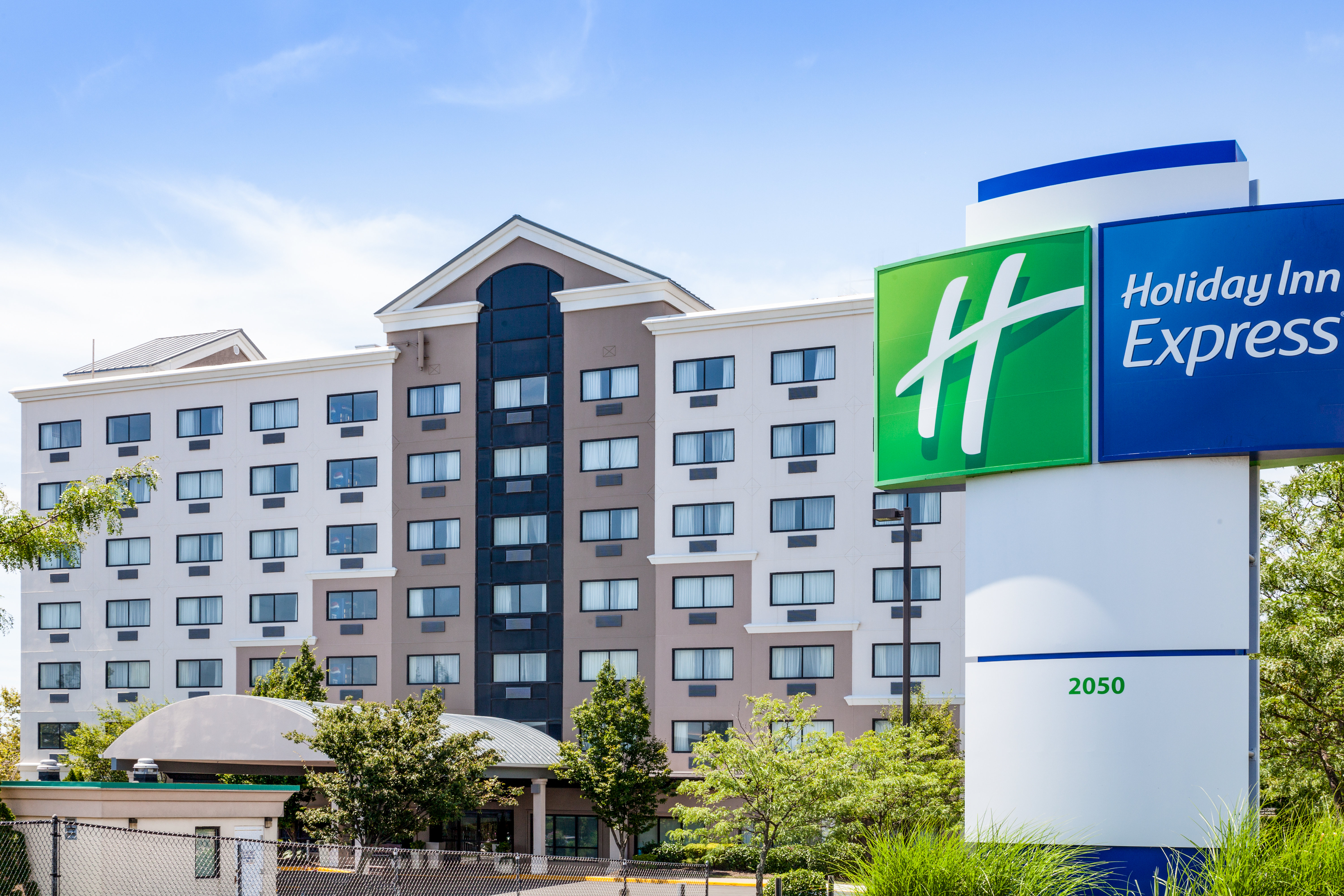 Holiday Inn Express Hauppauge Local Info Tourist Class Hauppauge, NY