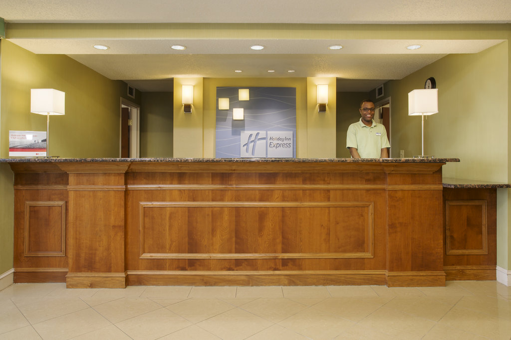 Holiday Inn Express Hotel & Suites Kalamazoo - Tap to explore photos