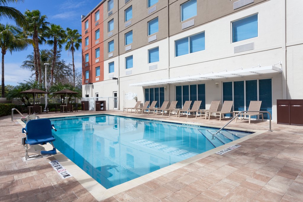 Holiday Inn Express & Suites FT. LAUDERDALE AIRPORT/CRUISE by IHG