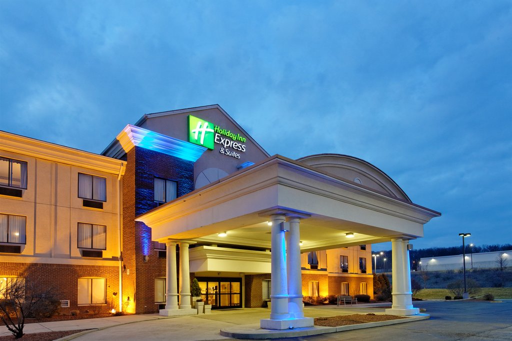 Holiday Inn Express & Suites LANCASTER - Tap to explore photos