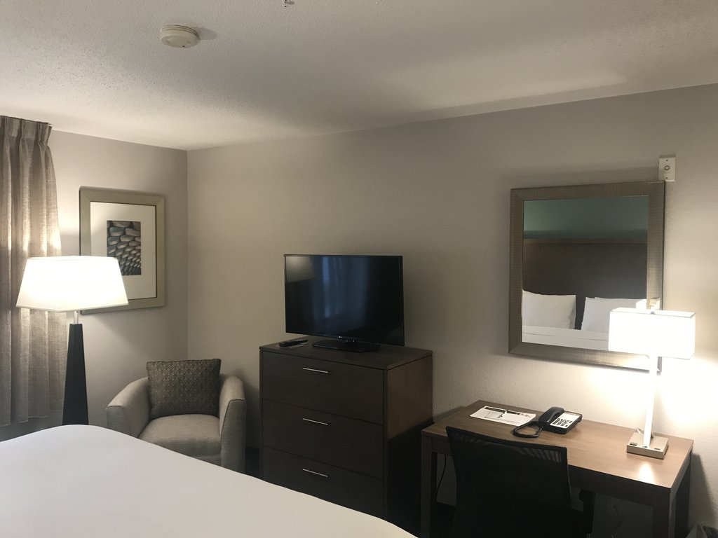 Staybridge Suites COLUMBIA-HWY 63 & I-70, an IHG hotel - Tap to explore photos