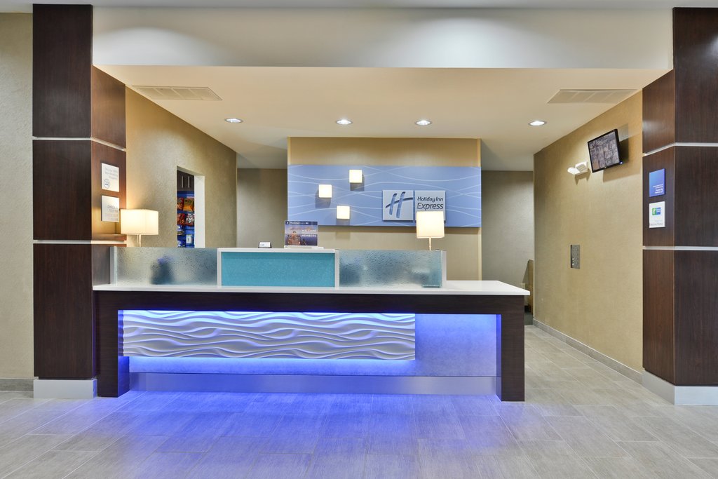 Holiday Inn Express Hotel and Suites Forrest City - Tap to explore photos