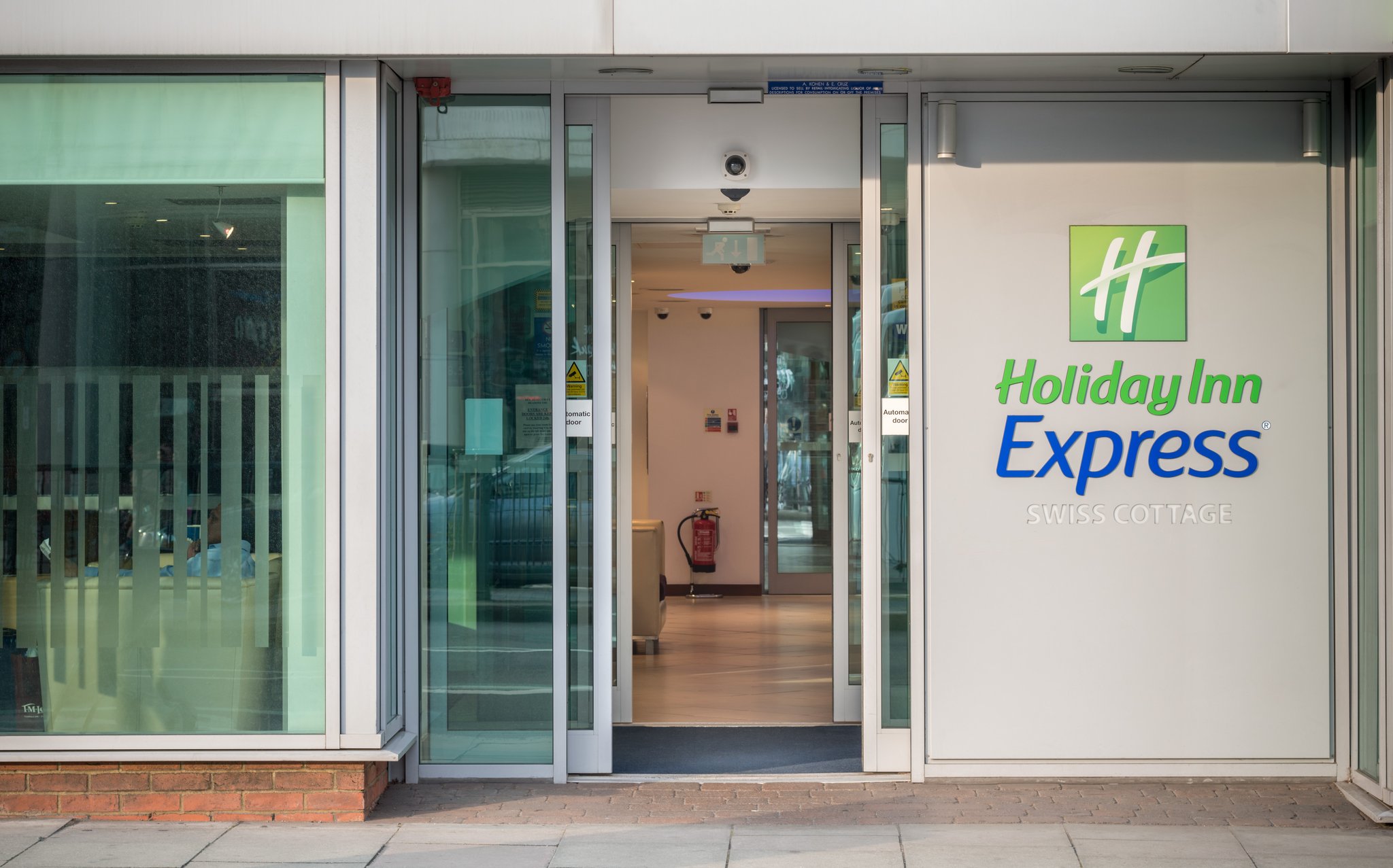 Holiday Inn Express Swiss Cottage – London