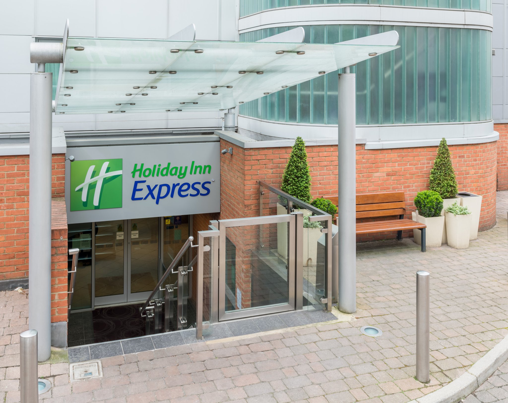 Holiday Inn Express Swiss Cottage – London
