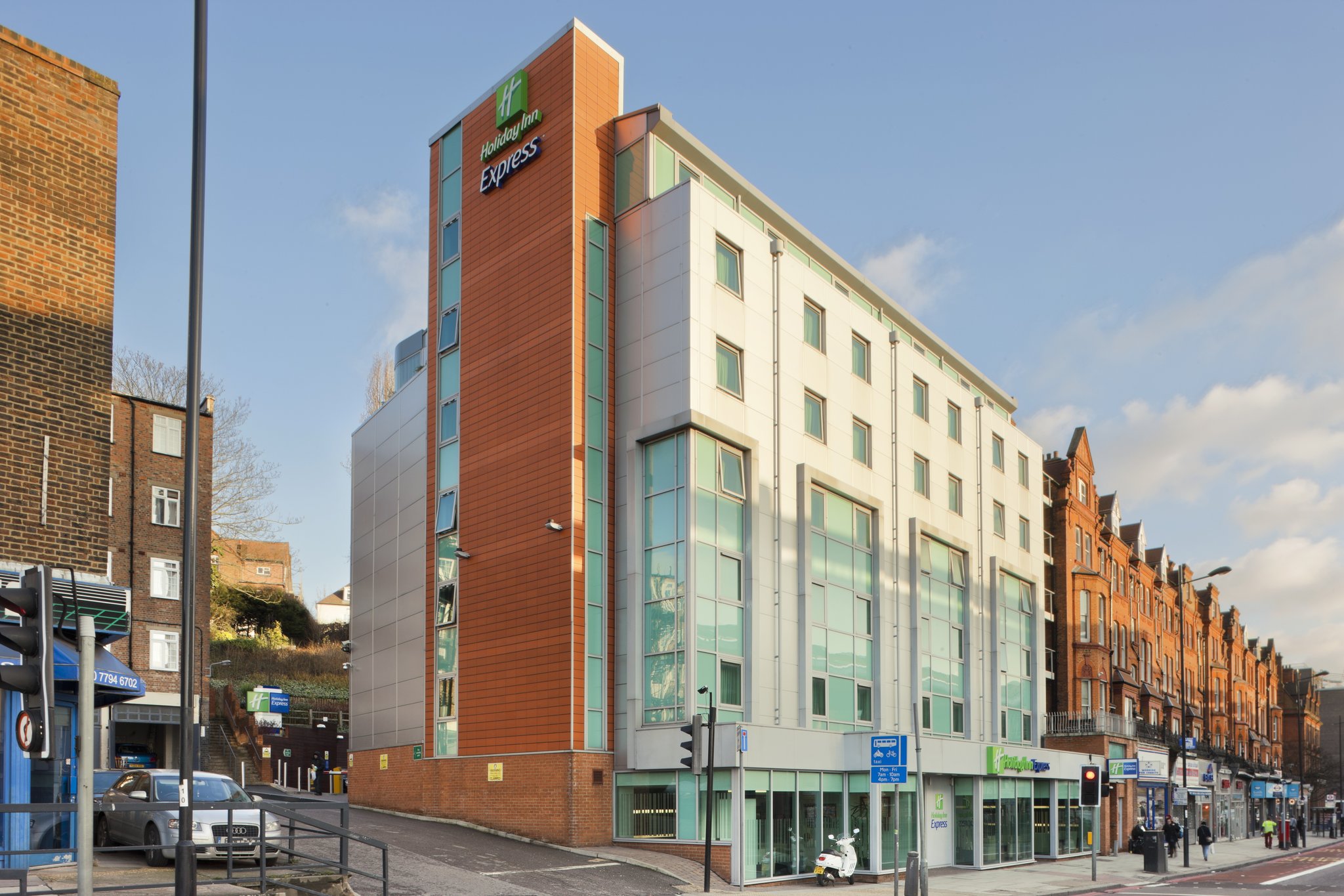 Holiday Inn Express Swiss Cottage