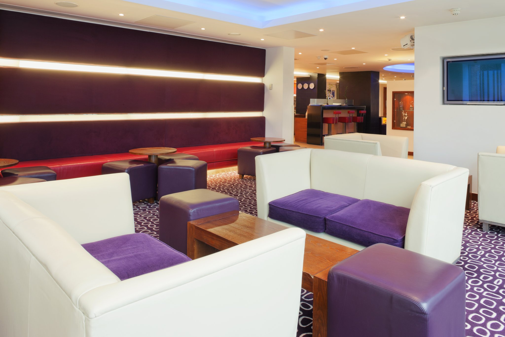 Holiday Inn Express Swiss Cottage – London