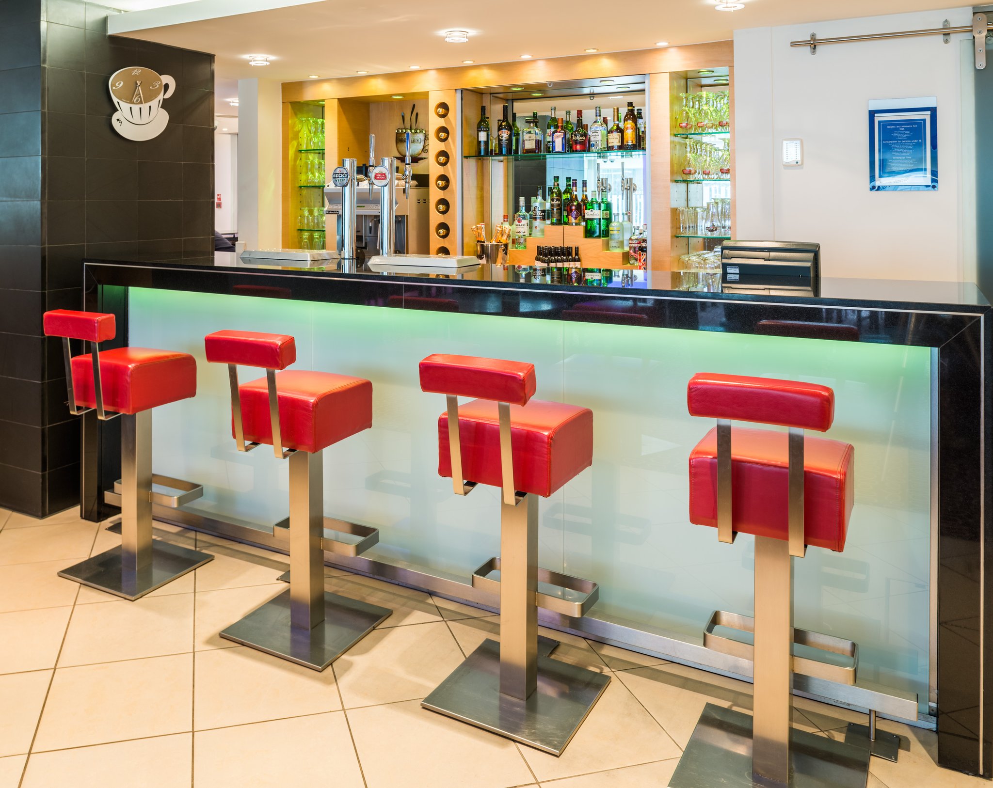 Holiday Inn Express Swiss Cottage – London