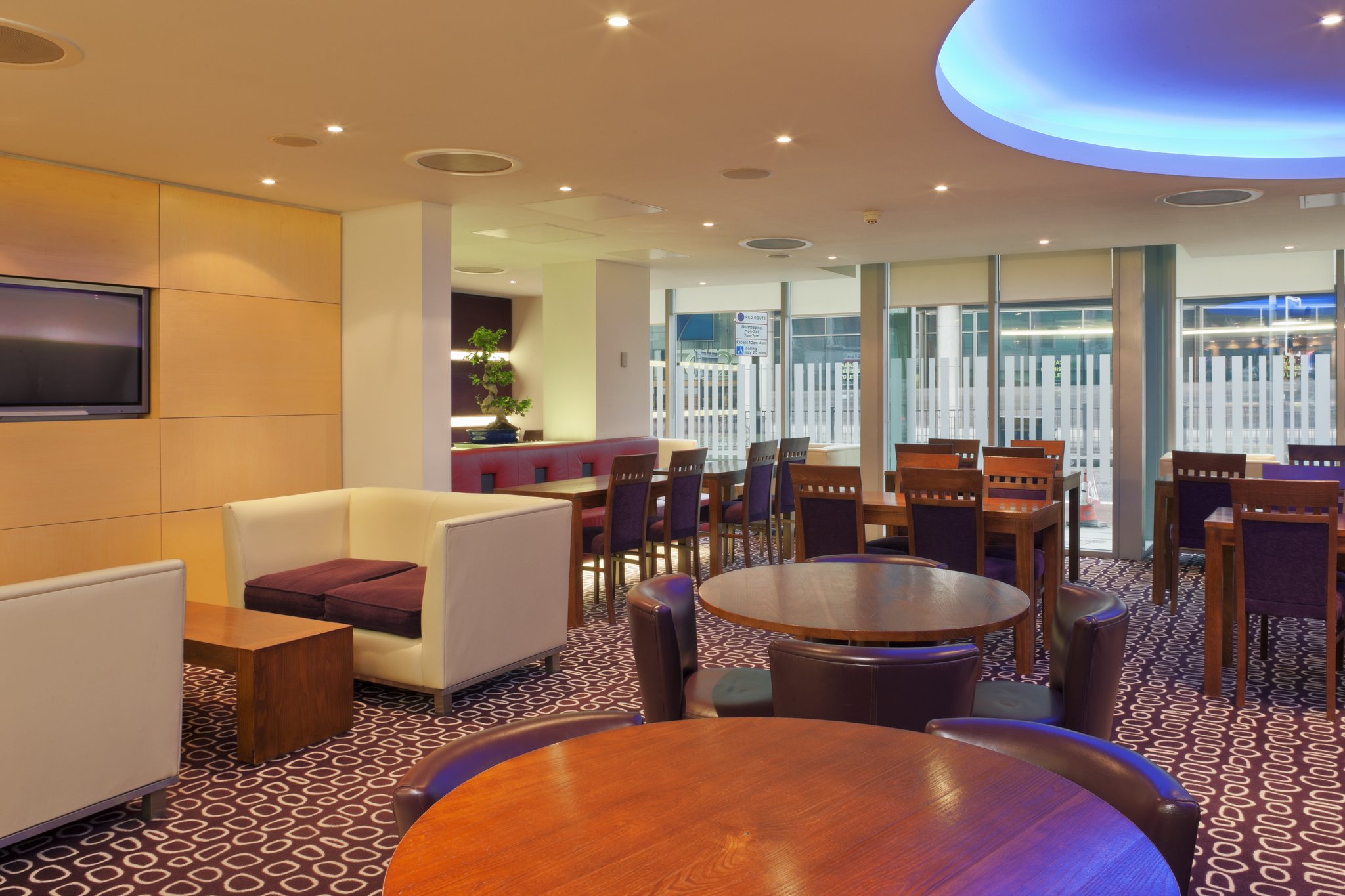 Holiday Inn Express Swiss Cottage – London