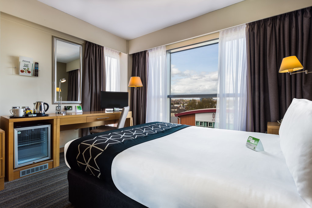 Holiday Inn BIRMINGHAM NORTH - CANNOCK - Tap to explore photos