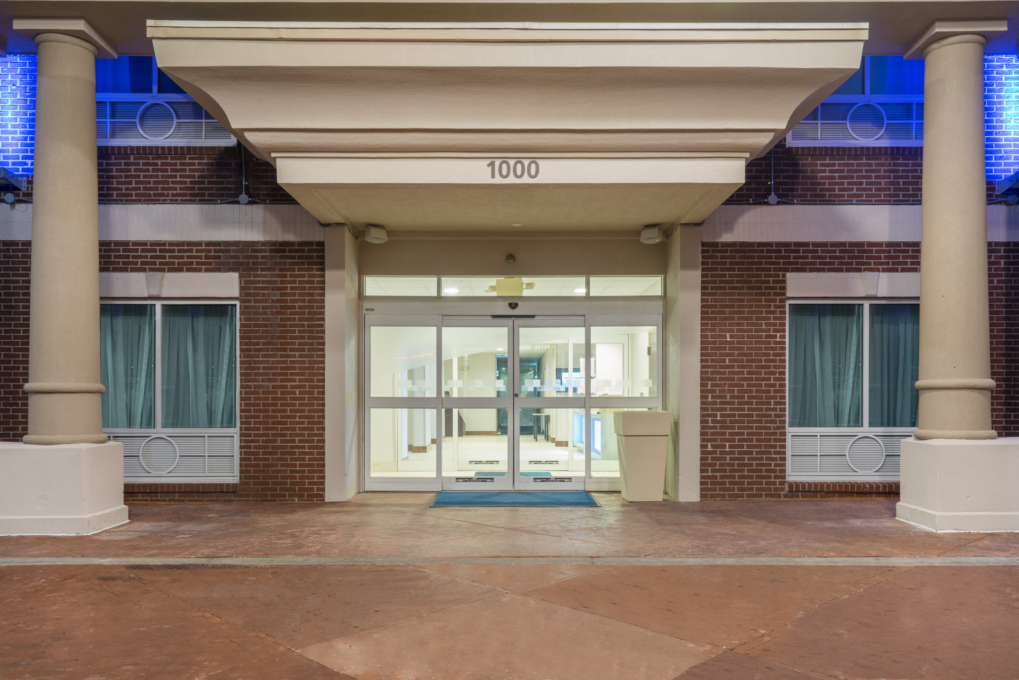 Holiday Inn Express Suites Frankfort Tourist Class Frankfort