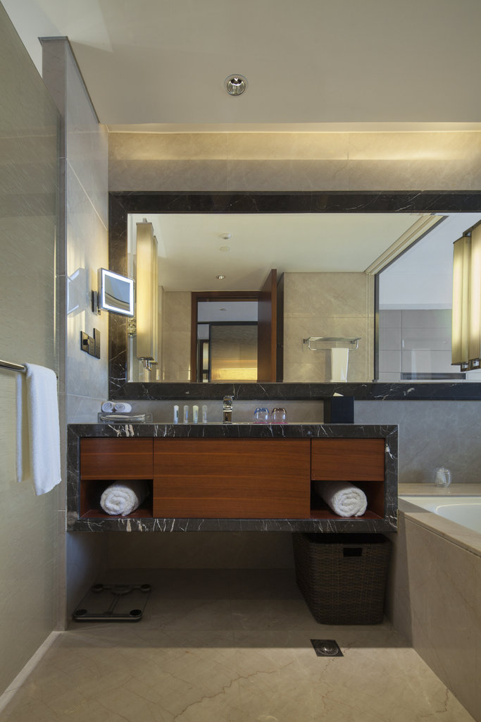 Crowne Plaza WUXI TAIHU  - Tap to explore photos