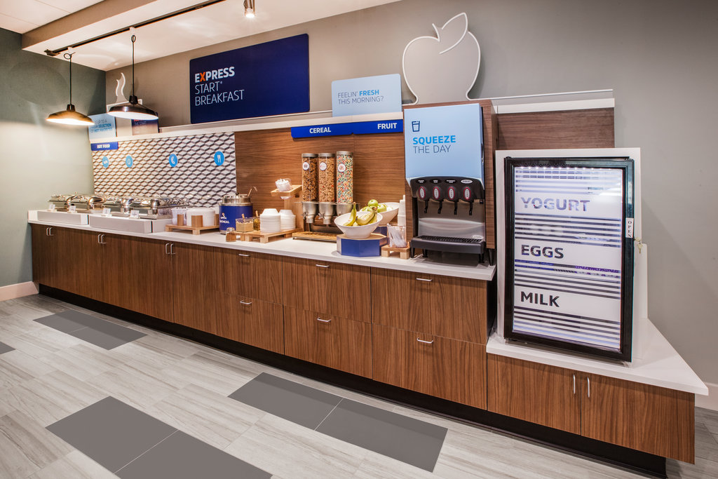 Holiday Inn Express & Suites RICHBURG - Tap to explore photos