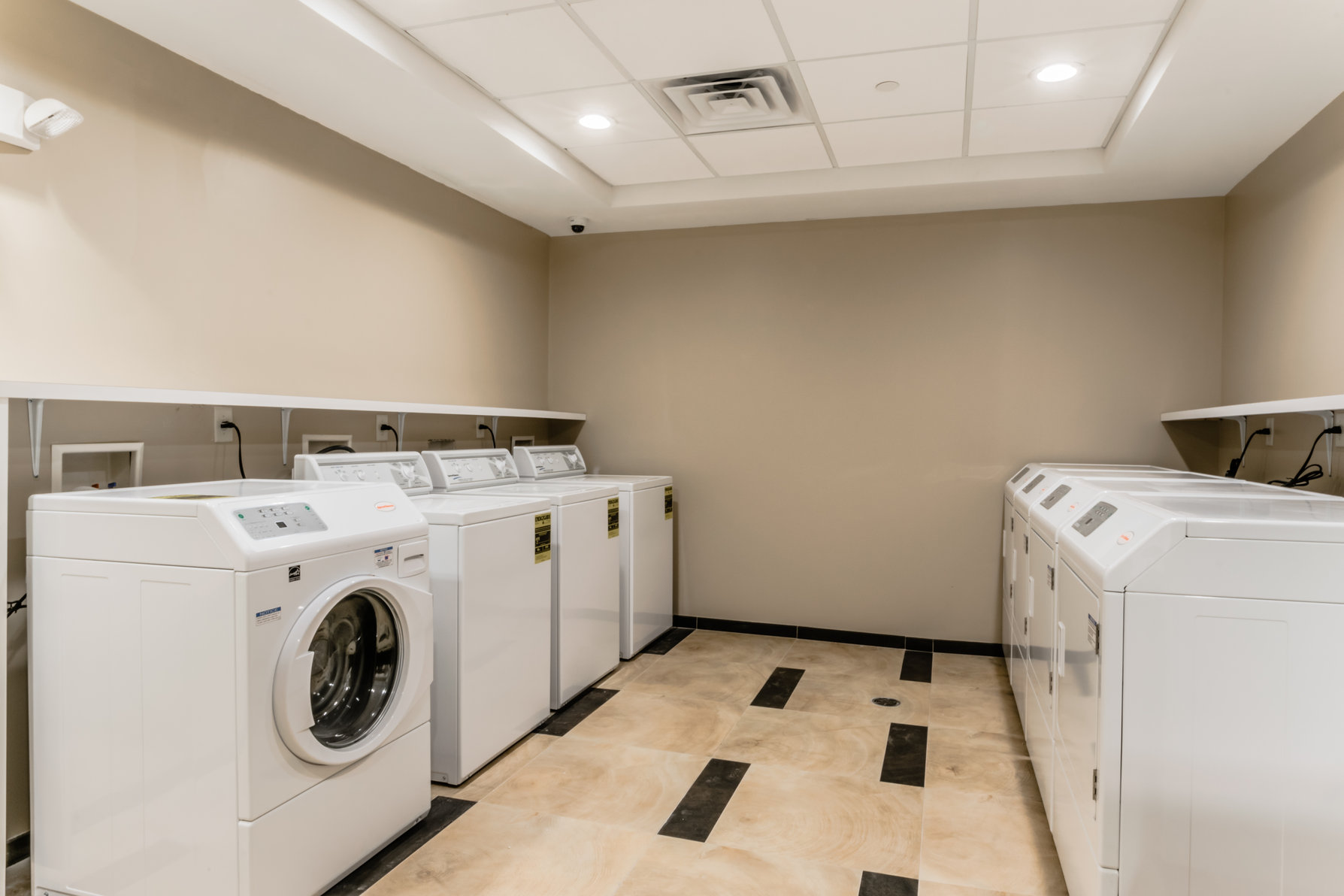 Candlewood Suites - Hartford Downtown - Tap to explore photos