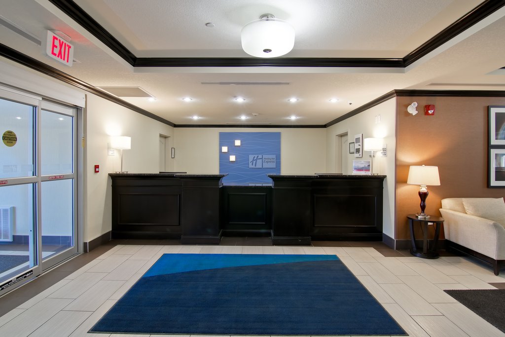 Wingate by Wyndham Fort Saskatchewan - Tap to explore photos