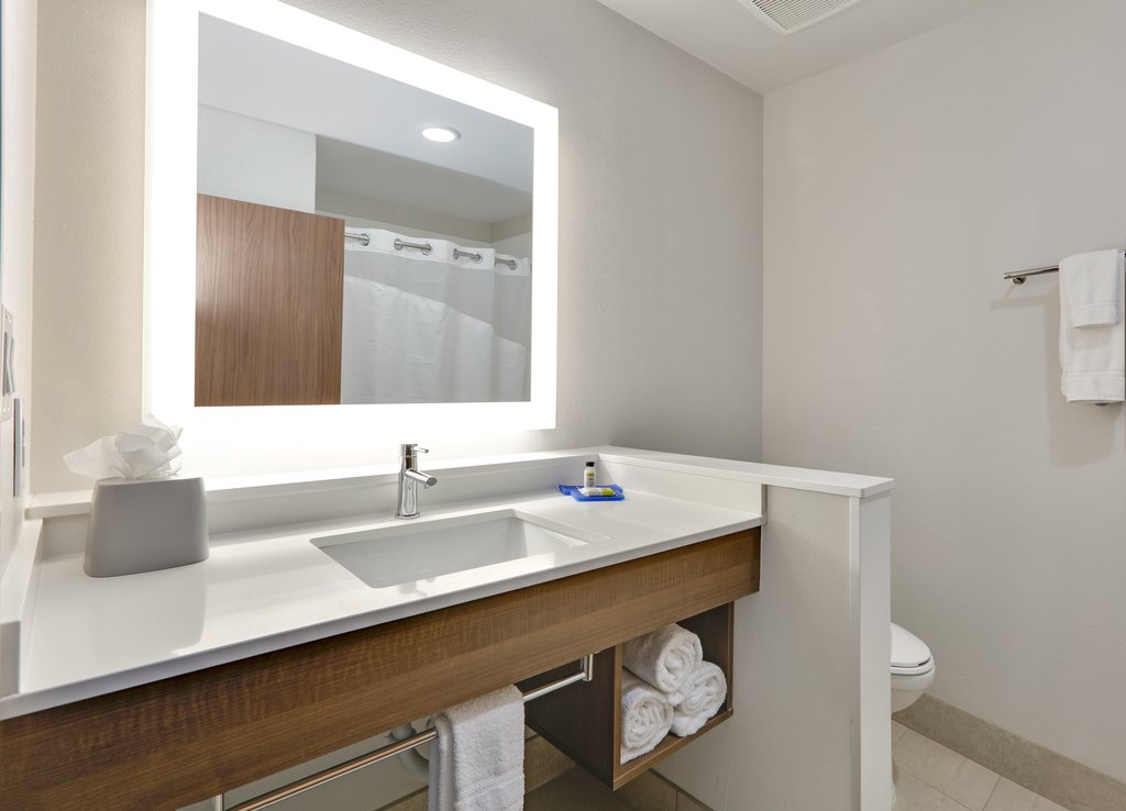 Holiday Inn Express & Suites FORT WORTH NORTH - NORTHLAKE - Tap to explore photos
