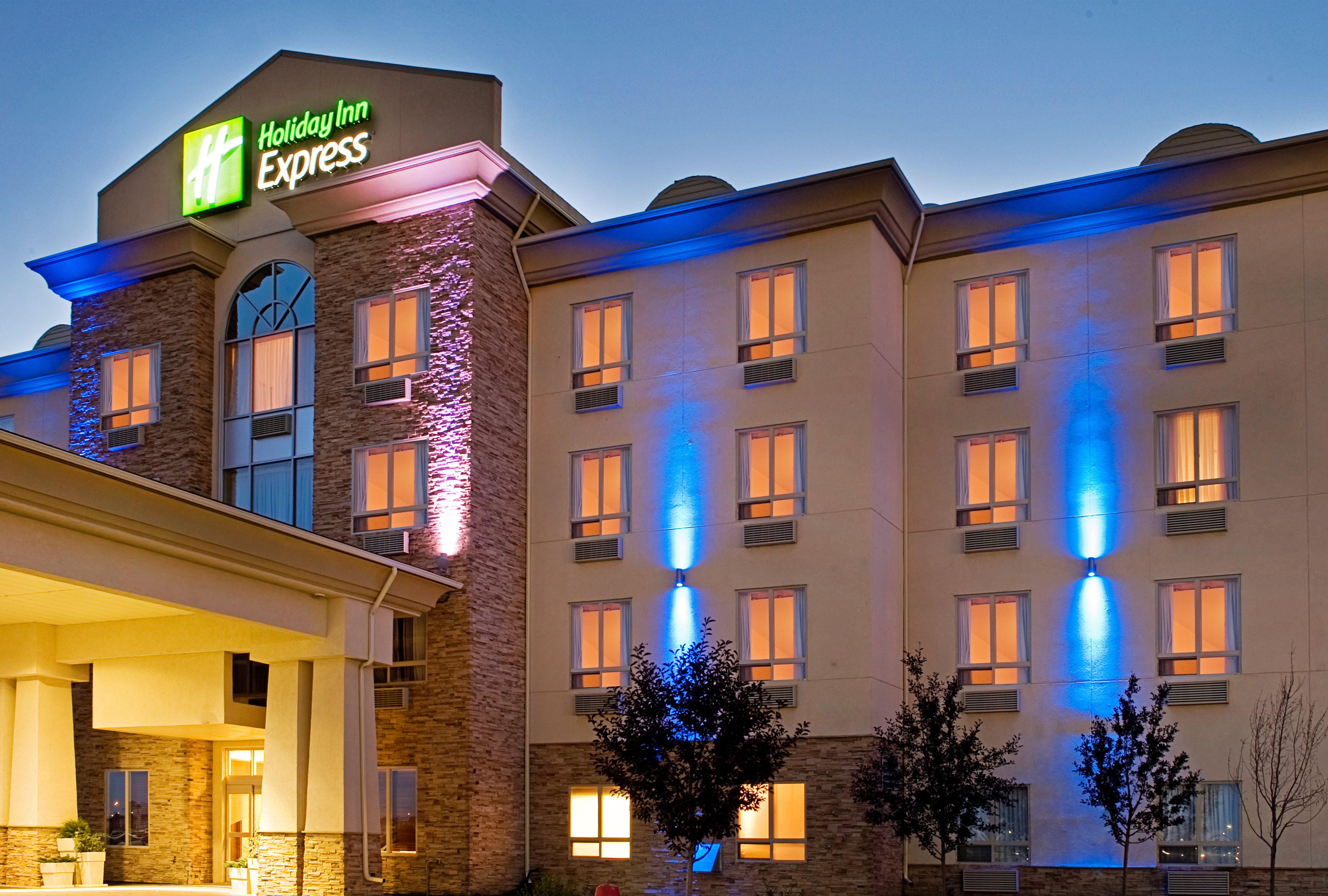 Holiday Inn Express Grande Prairie Grande Prairie, AB Hotels Tourist