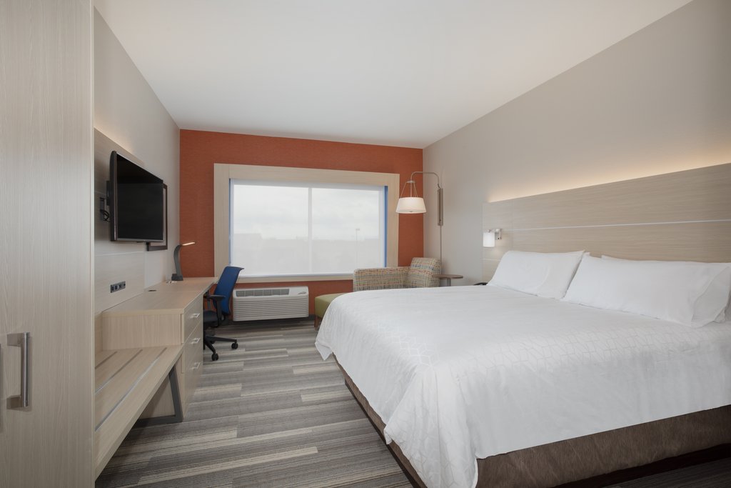 Holiday Inn Express & Suites - Denver NE - Brighton - Tap to explore photos