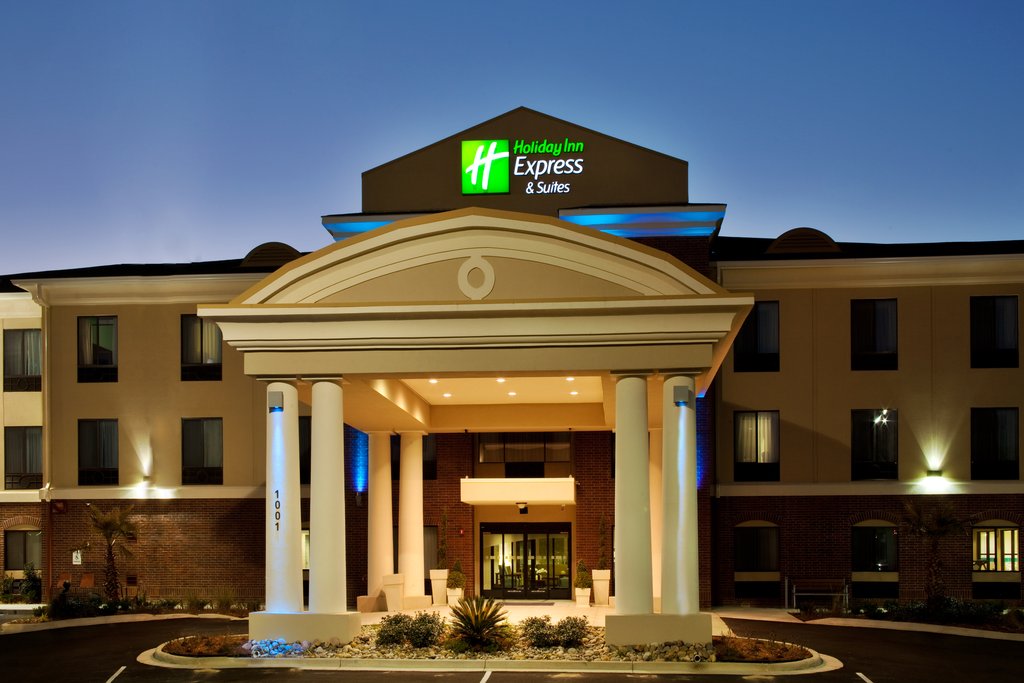 Holiday Inn Express & Suites PICAYUNE-STENNIS SPACE CNTR.  - Tap to explore photos