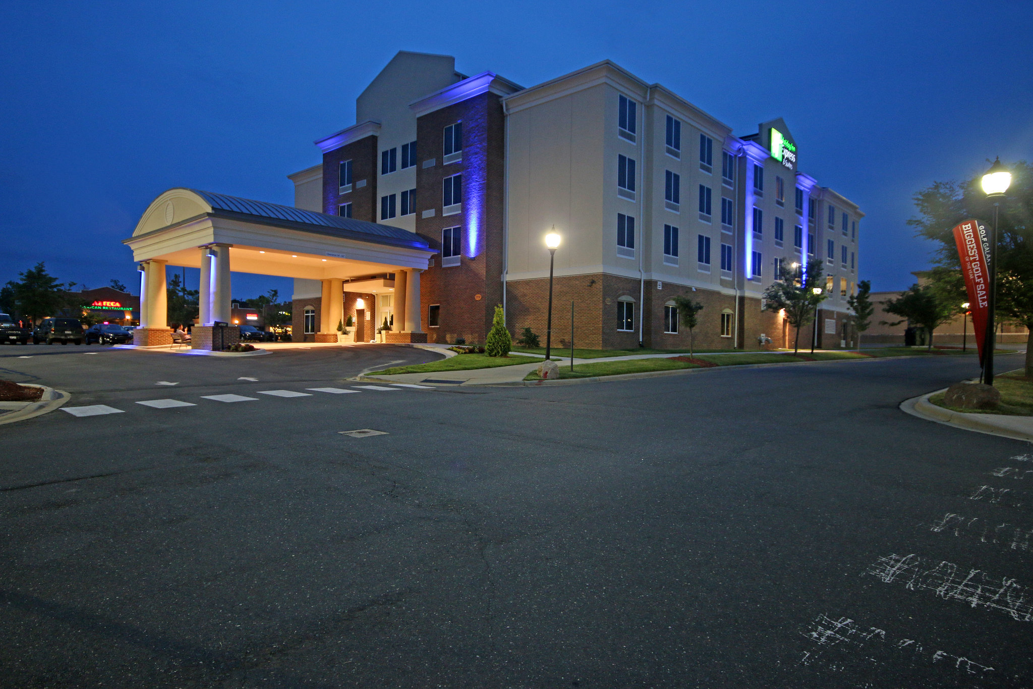 Holiday Inn Express Suites Charlotte N Charlotte Nc Hotels