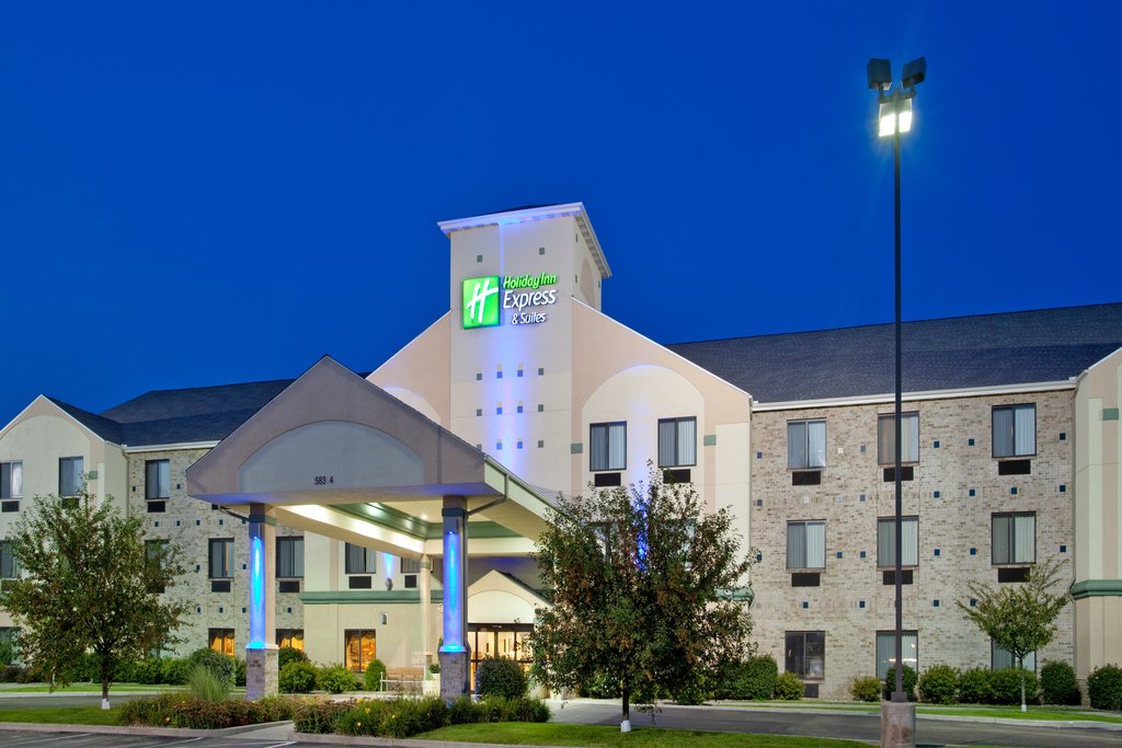 Holiday Inn Express & Suites ELKHART-SOUTH - Tap to explore photos