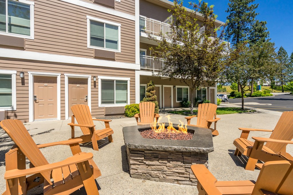 Holiday Inn Express & Suites COEUR D ALENE I-90 EXIT 11 - Tap to explore photos