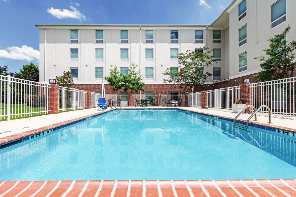 Holiday Inn Express & Suites BATON ROUGE EAST - Tap to explore photos