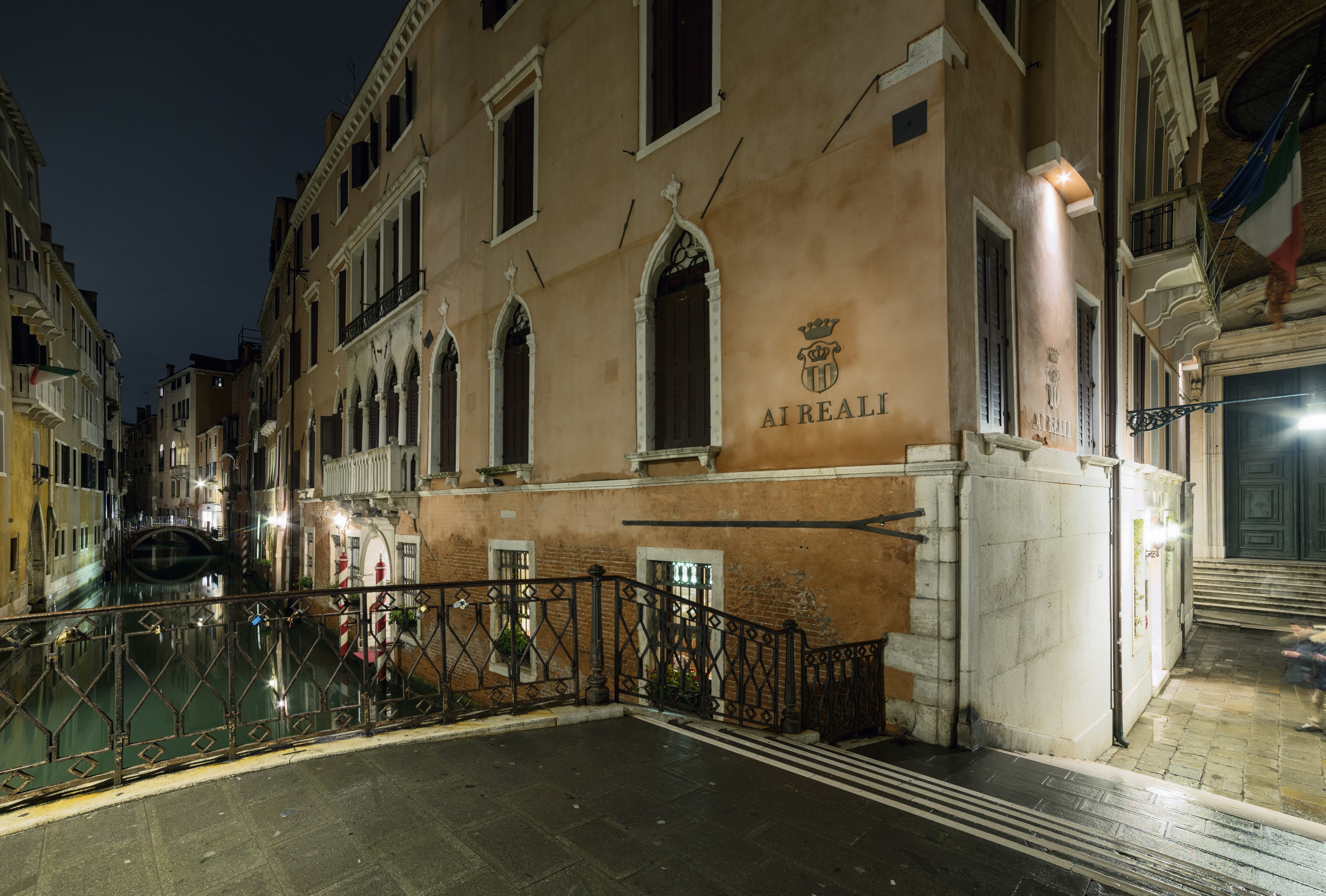 Hotel Ai Reali de Venezia Venice, Italy Hotels Deluxe Hotels in