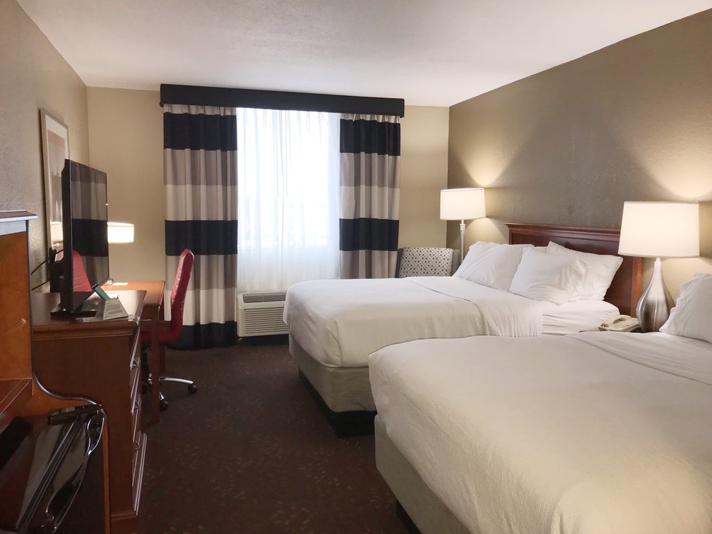 Holiday Inn ALEXANDRIA - Tap to explore photos