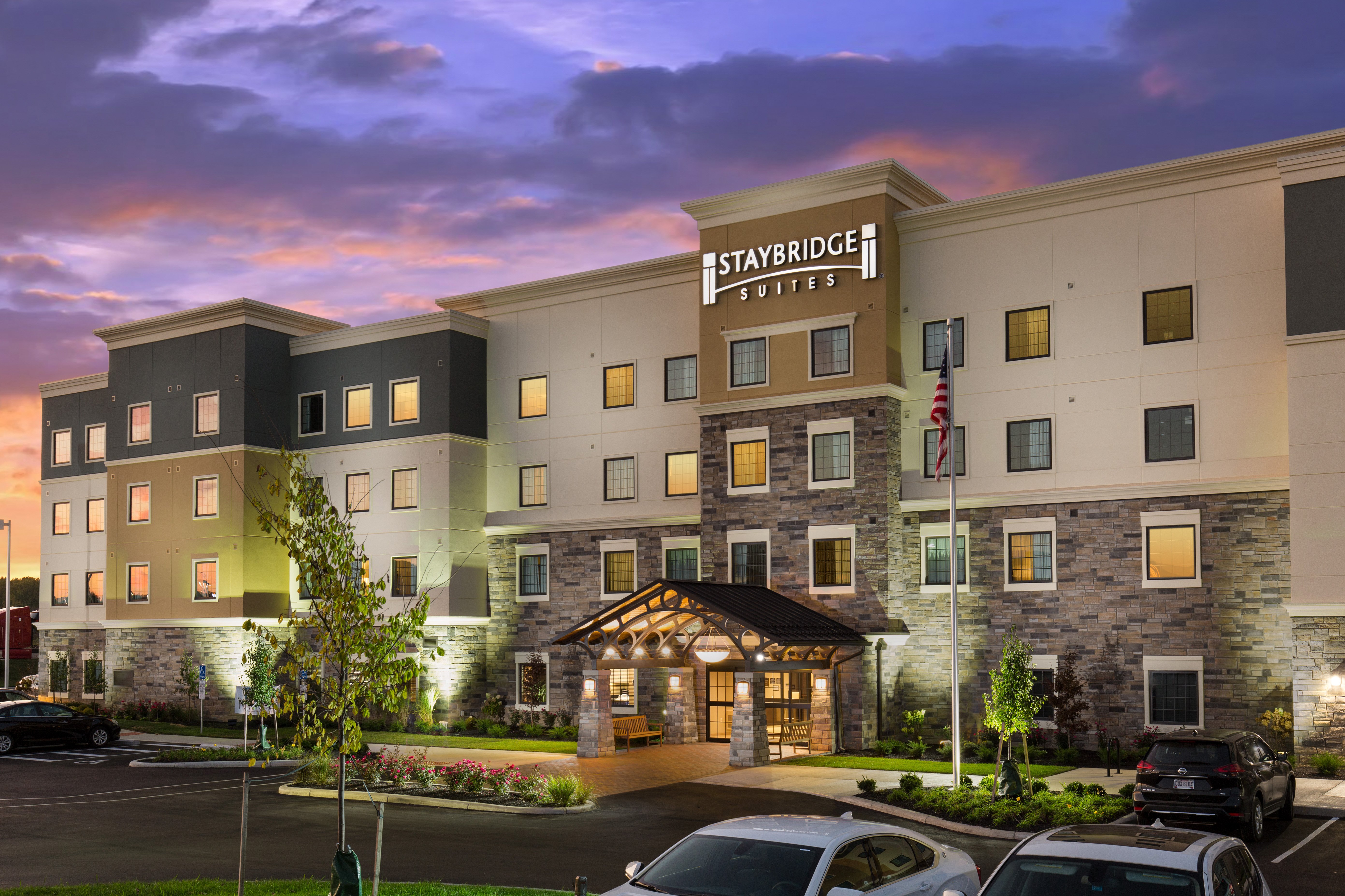 Romantic Hotels In Columbus Ohio; Staybridge Suites Columbus- Tourist Class Columbus, OH Hotels- GDS