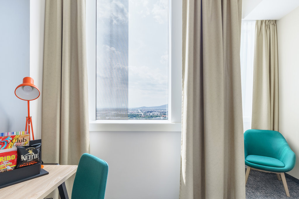 Holiday Inn Vienna - South - Tap to explore photos