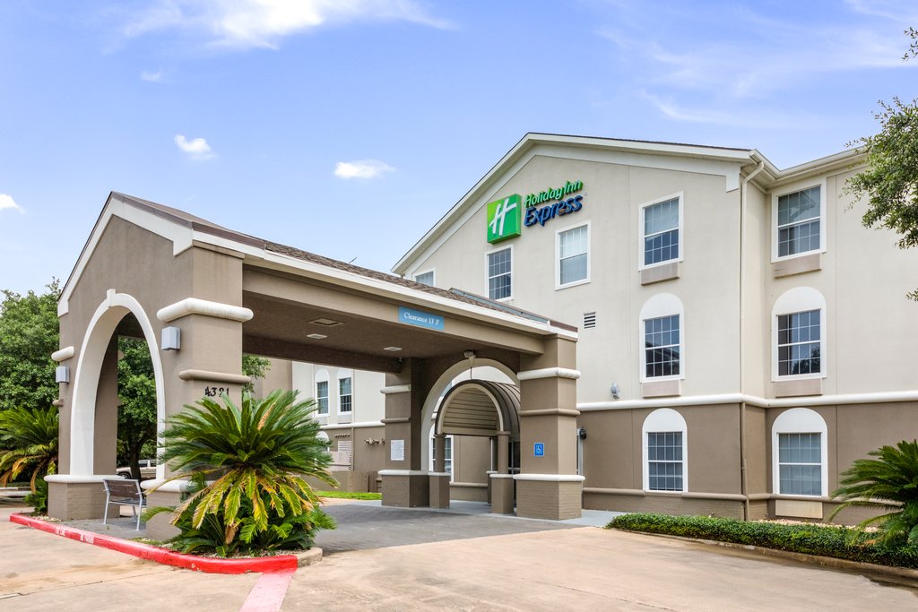 Holiday Inn Express & Suites COLUMBUS - Tap to explore photos