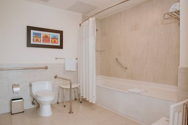Courtyard by Marriott Guayaquil - Tap to explore photos