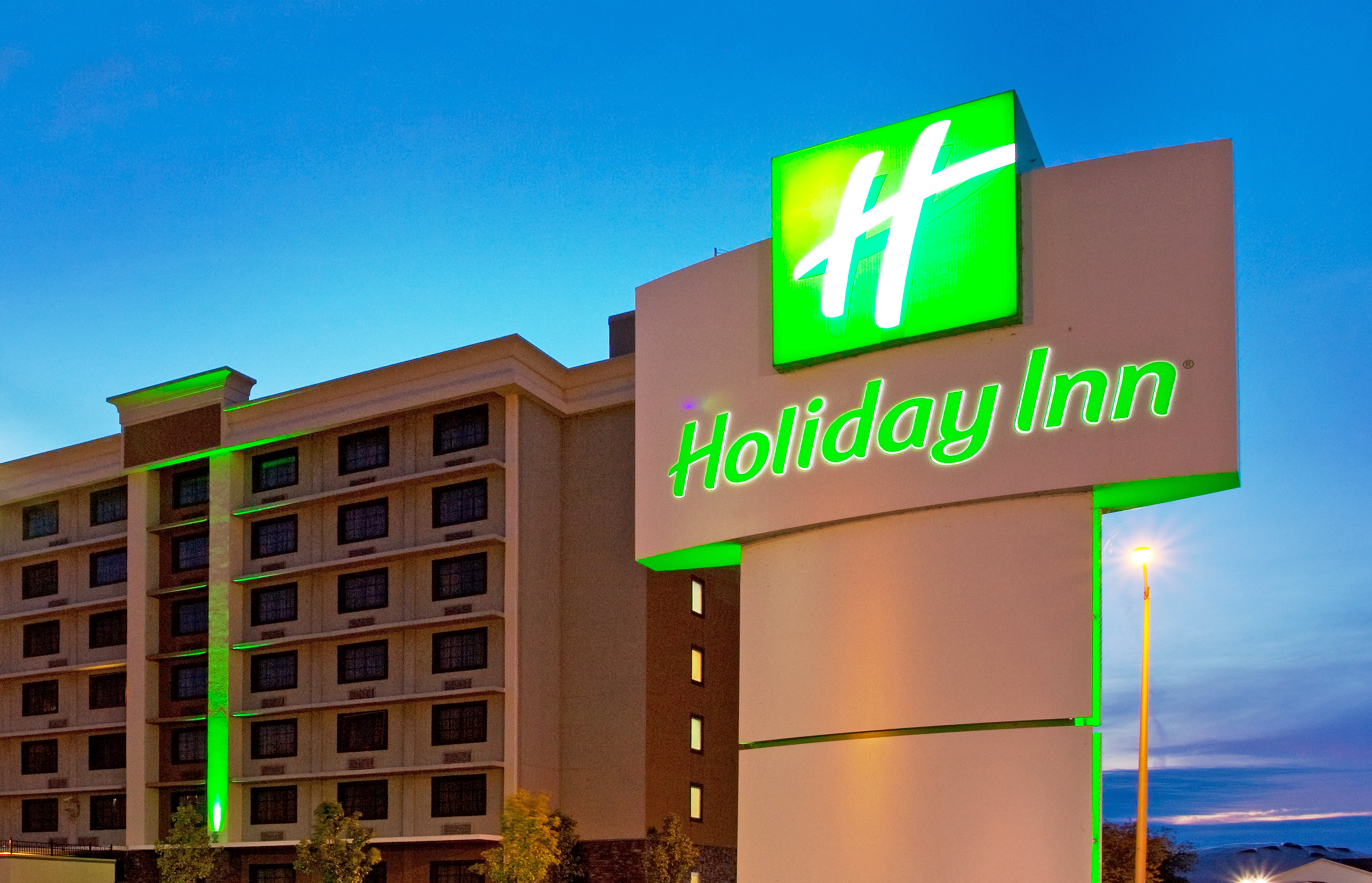 Holiday Inn Niagara Falls- Niagara Falls  Hotels- First Class Hotels