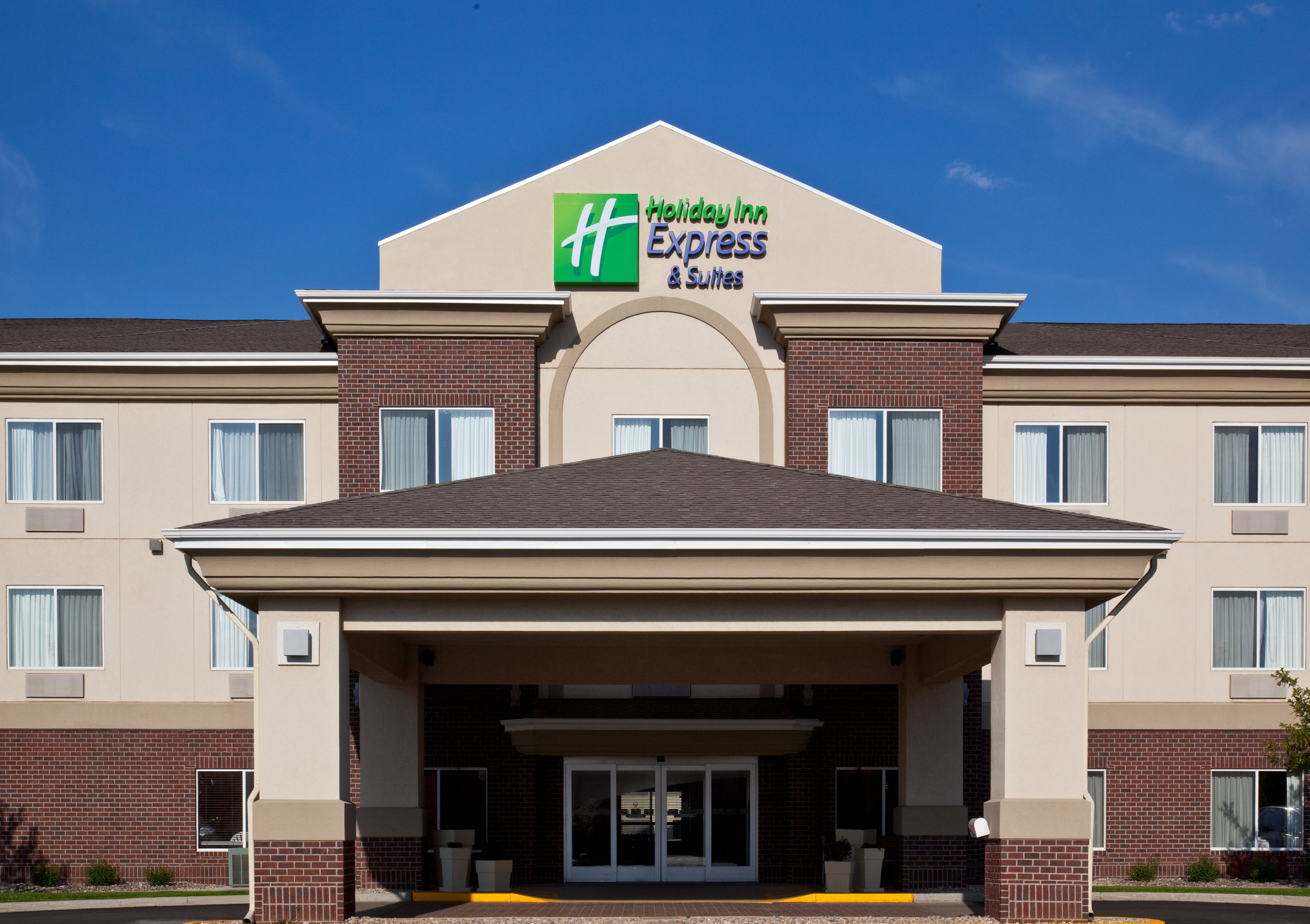 Holiday Inn Express Hotel & Suites- Brookings, SD Hotels- Tourist Class