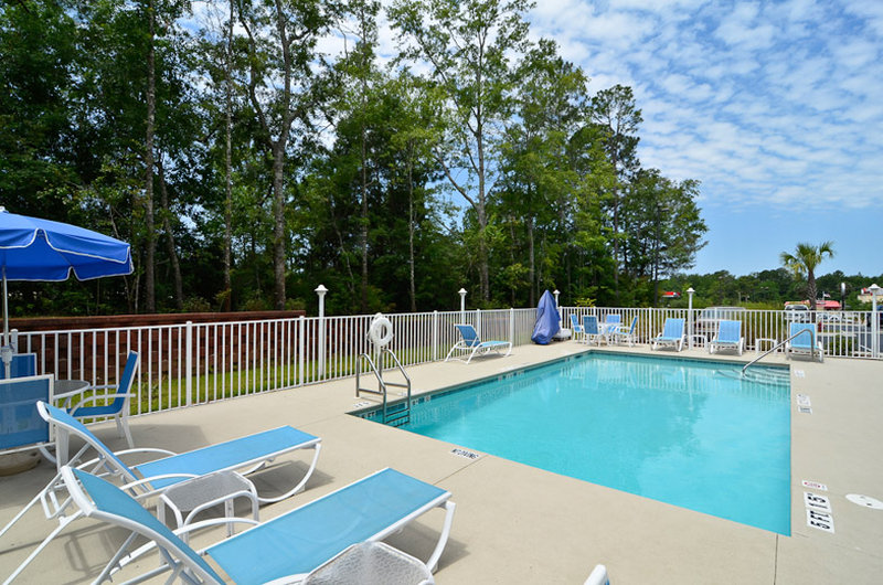 Holiday Inn Express & Suites Bonifay, an IHG Hotel - Tap to explore photos