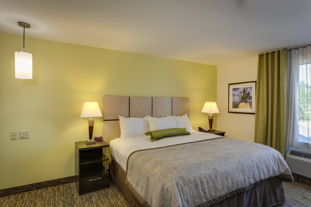 Candlewood Suites COLLEGE STATION AT UNIVERSITY - Tap to explore photos